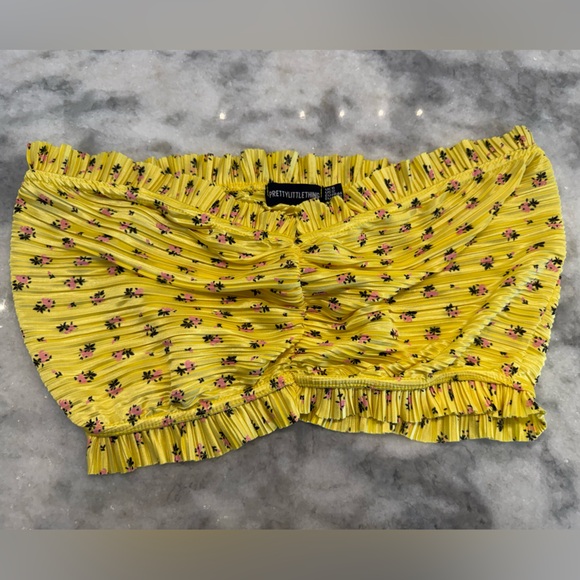 PrettyLittleThing Tops - PrettyLittleThing Yellow Floral Pleated Micro Tube Top NWOT Y2K
